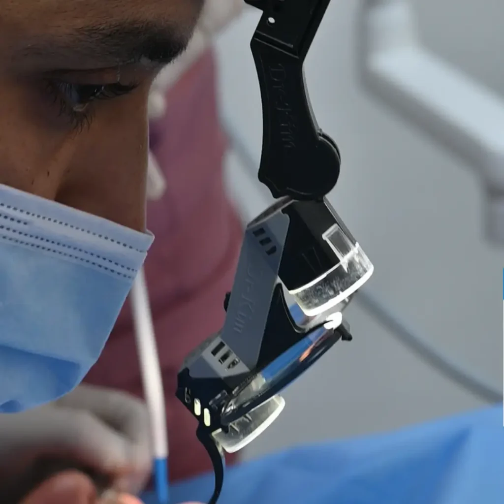 Dr Sami Kandil, chirurgien-dentiste implantologue formé à NYU New York et en Corée du Sud, fondateur du Centre Dentaire Kandil à Mohammedia